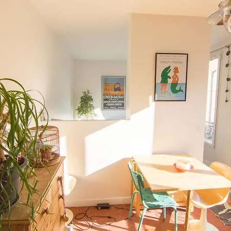 Superb Bright Near Pere Lachaise