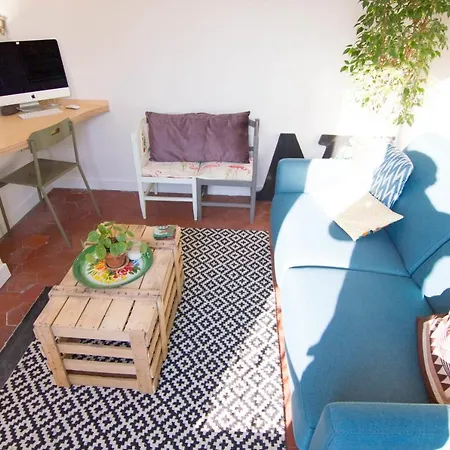 Superb Bright Near Pere Lachaise